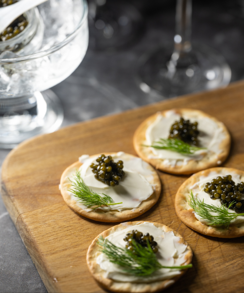 Easy Set / Caviar + Crackers